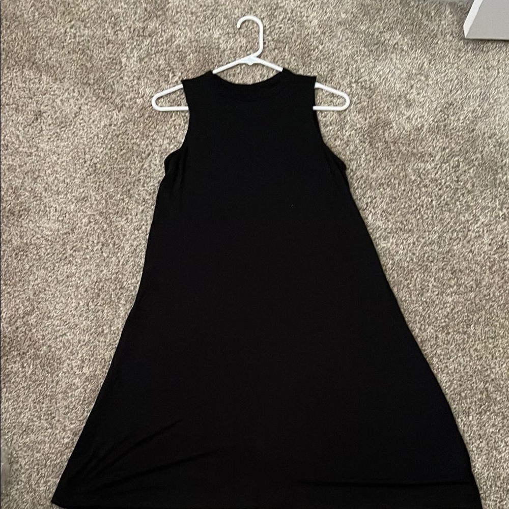 Elegant Black Sleeveless Dress